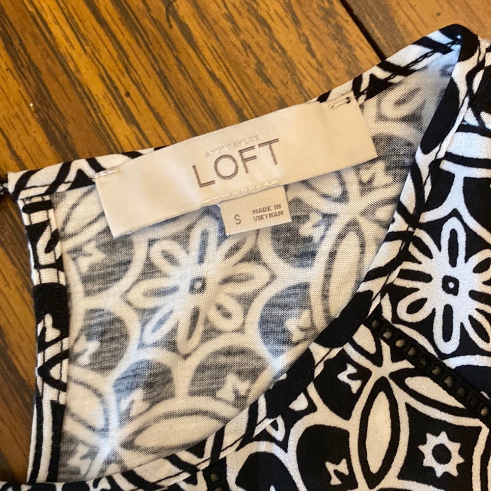 Loft Sleeveless Blouse, White With Black Motif - Size Small, Multi Materials - Picture 2 of 6